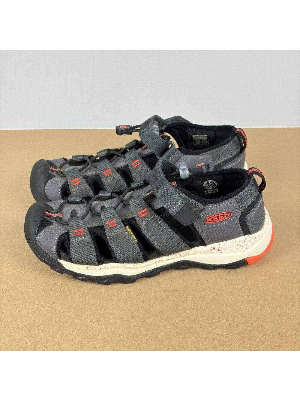 Keen Newport H2 Hiking Sandals Kids Size 3 Gray Orange Bungee Lace Closed Toe